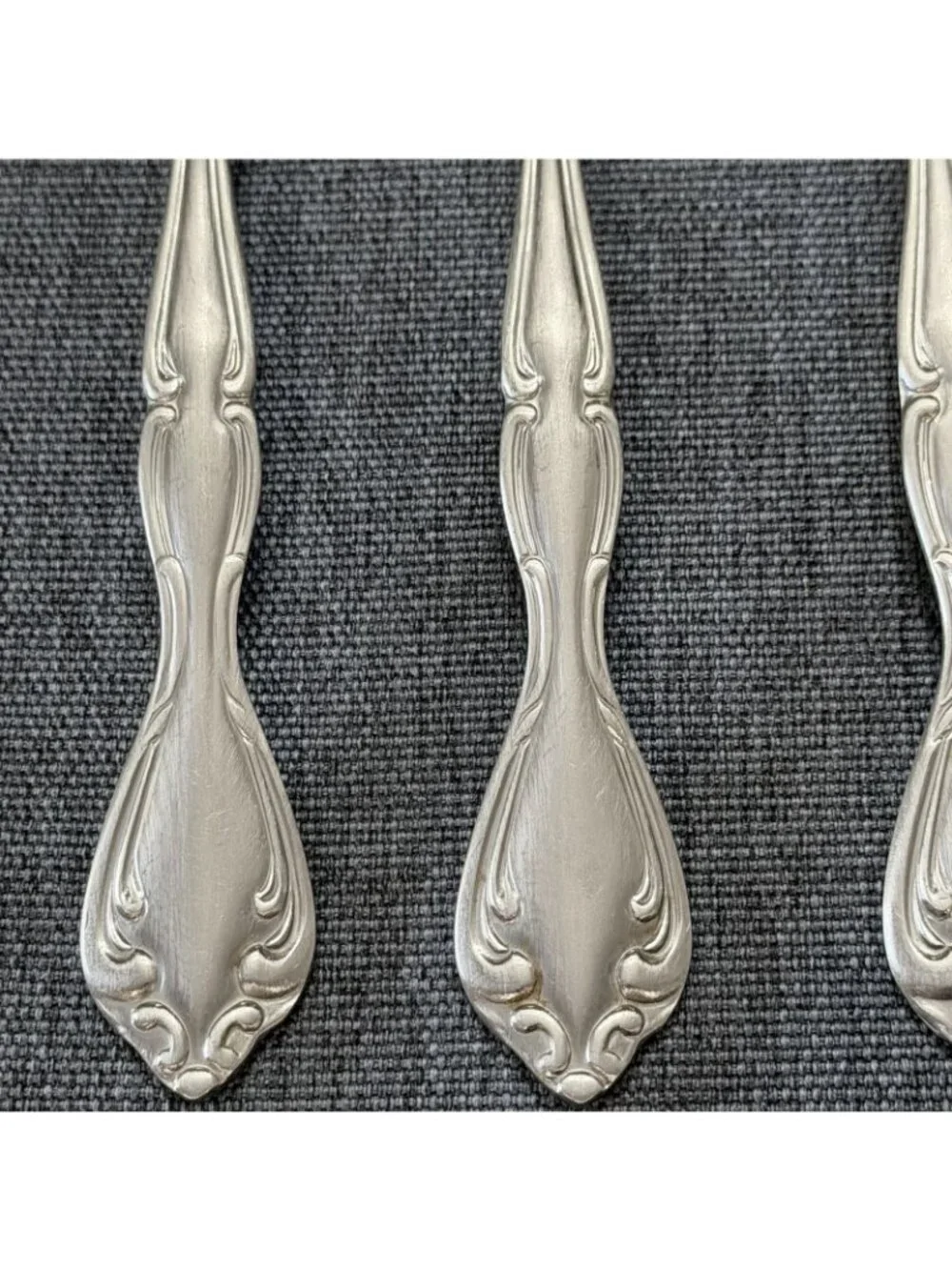 Set of 4 Oneida Cantata Glossy Salad Forks Stainless Flatware Community